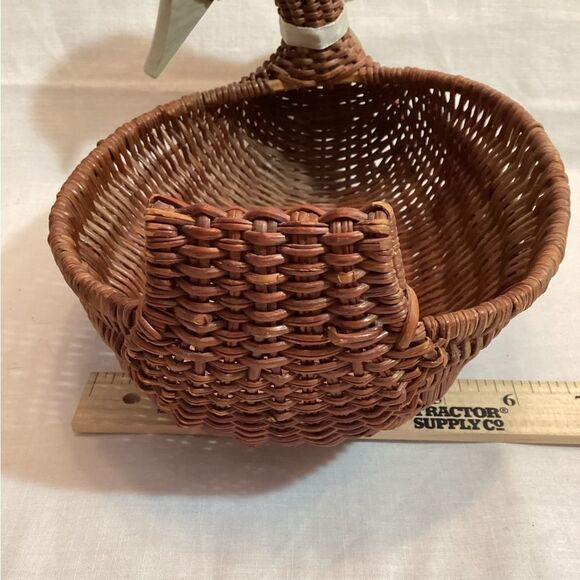 Bread Basket Vintage Brown Wicker Duck Centerpiece Farmhouse Decor Cottagecore - Picture 8 of 12